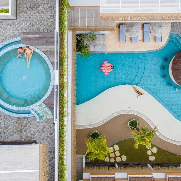 Roomates Surf Camp Canggu by Ini Vie Hospitality, hotel em Canggu