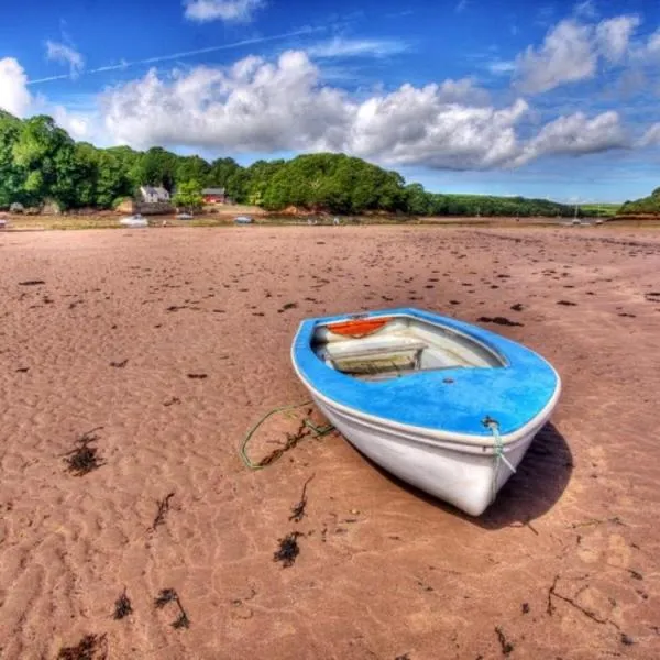 Middle Cottage Sandy Haven Beach, hotel di Marloes