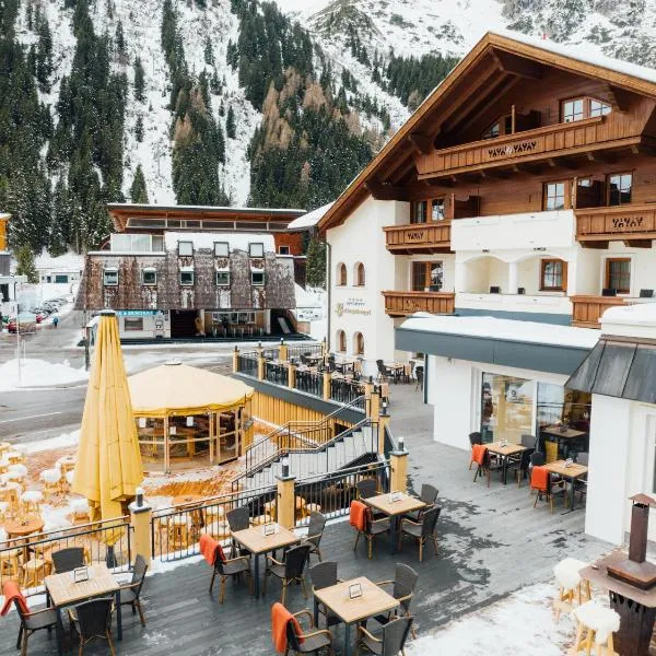 Hotel Mittagskogel Pitztal, hotel en Sankt Leonhard im Pitztal