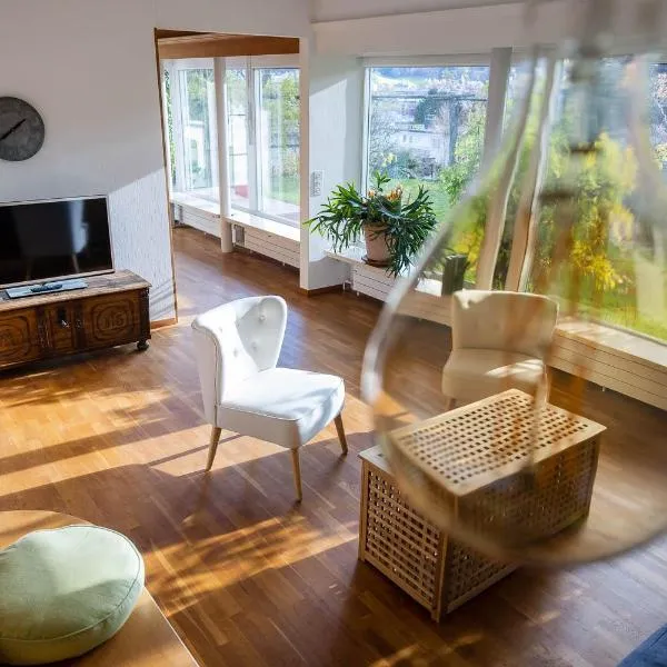 Luxury apartment with terrace and garden free parking smart TV etc, khách sạn ở St. Gallen