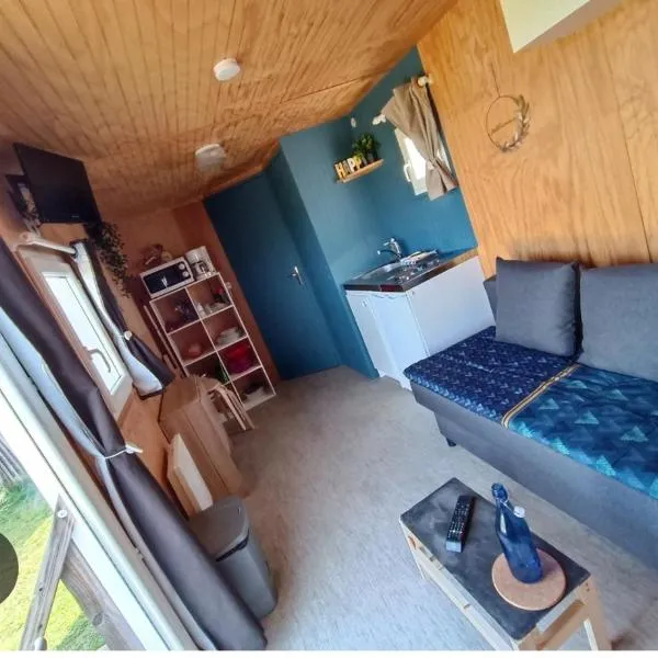 Logement insolite au cœur de l'Auvergne, hôtel à Rochefort-Montagne