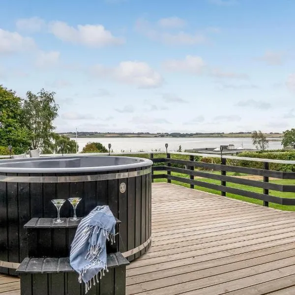 Amazing Home In Roslev With Wifi, hotel in Roslev