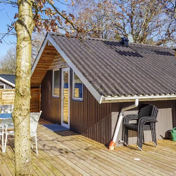 Two-Bedroom Holiday Home In Give, hotel in Give