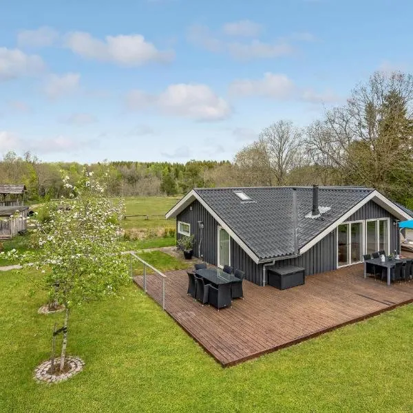 Holiday Home Give 37, hotel in Lindet