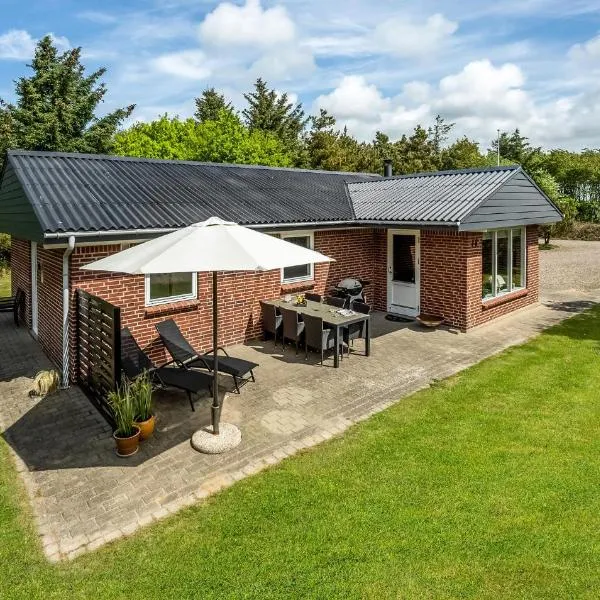 Beautiful Home In Ringkøbing With Wifi, hotel v destinaci Ringkobing