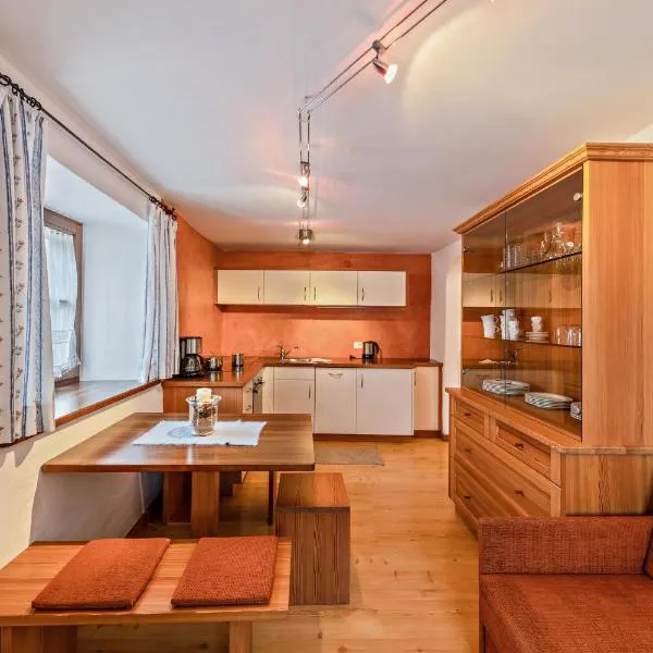 Florerhof Ferienwohnung Rose, hotel v destinaci Vols am Schlern