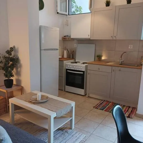 Comfy Cozy Iksia, hotel in Ixia