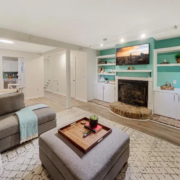 5 Min to Beach—King Beds, hotel v destinaci Charleston