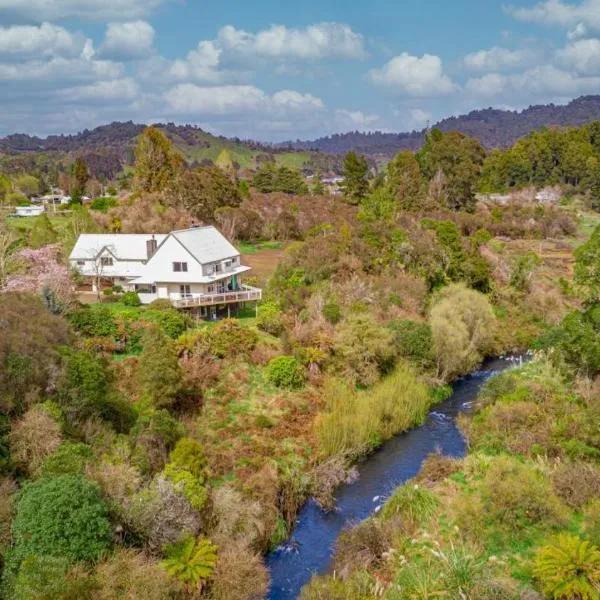Spiral Gardens Country Park Retreat, hotel in Raurimu
