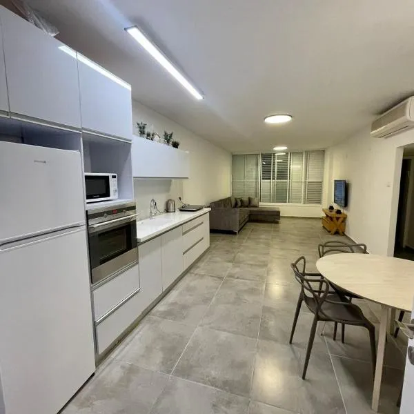 GK apartment Marvellous, hotel a Bat Yam