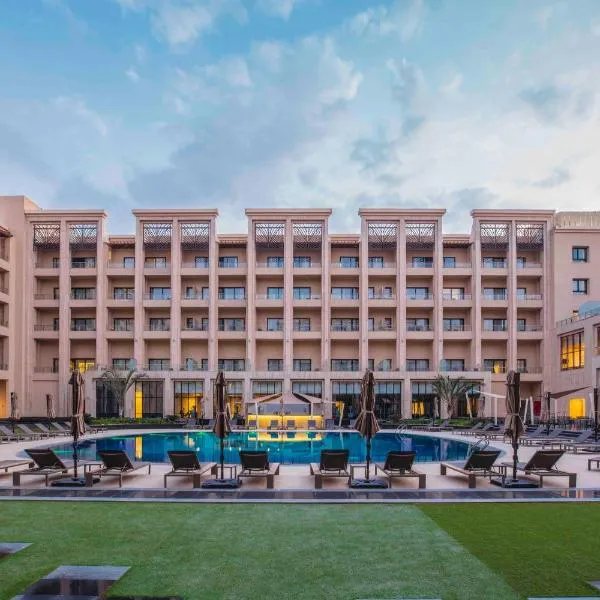 Triumph Luxury Hotel: Ḩulwān şehrinde bir otel