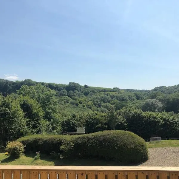 Meadow Cottage. Pretty modern cottage close to Woolacombe and Lee, hotel v destinaci Ilfracombe
