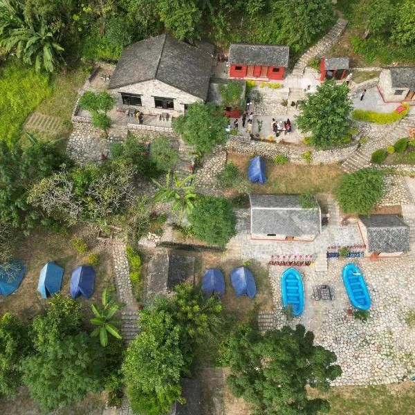 River Edge Resort Nepal, hotel v destinaci Benighāt