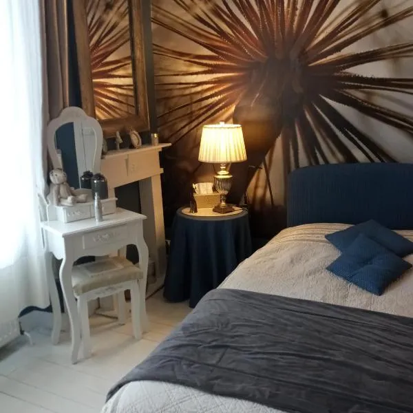 Chambre Bounty, B&B, cuisine privée, lit queen size, terrasse, parking, garage, hotel v destinaci Olliergues