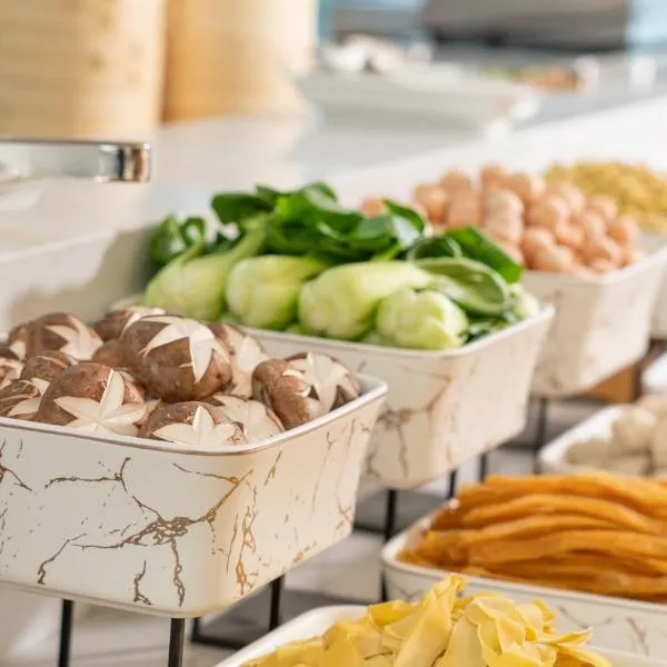 Holiday Inn Express Qingdao Northern West Coast by IHG, Hotel in Qingdao