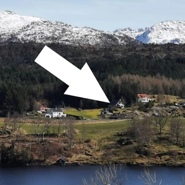 Topfloor Apartment Separate Entranc Nice view Stord, hotel v destinaci Fitjar