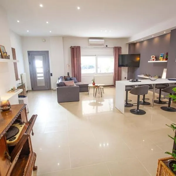 Kalafatis Downtown Apartment, hotel v destinaci Itea