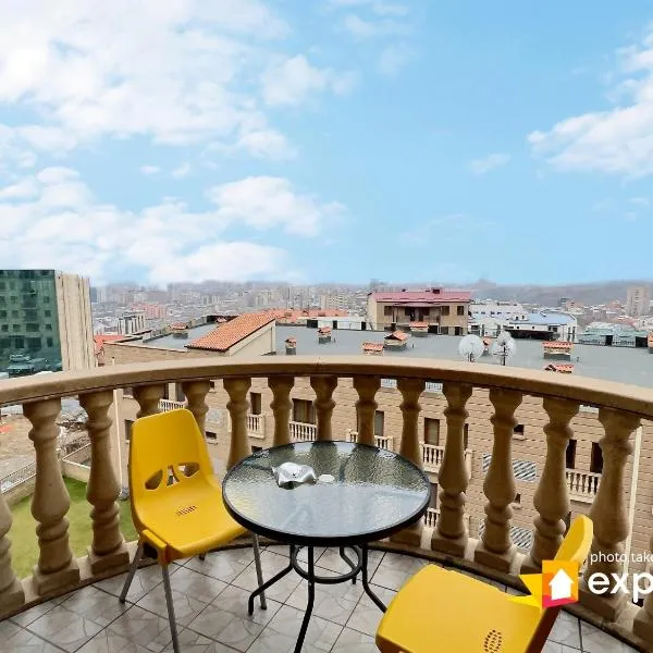 Modern Apartment in the heart of Yerevan, Beverly Hills, hotel in Yerevan
