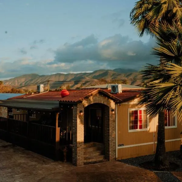 Cabaña R y A Valle de Guadalupe, hotel in Valle de Guadalupe