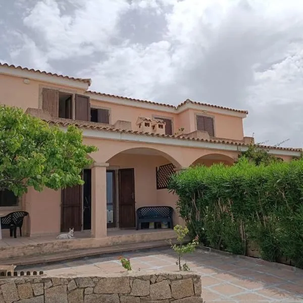 casa a pochi minuti dalla spiaggia di vignola, hotel i Aglientu