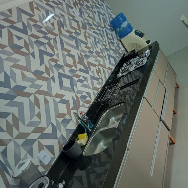 BEIRA MAR 3 suítes, lavabo, 2 Vagas Garagem, varandão, Smart TV- MELHOR LOCALIZAÇÃO - WIFI Vivo Fibra - Foto 3