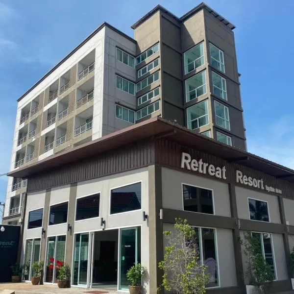 Retreat Resort Pattaya, hotell i Nong Prue