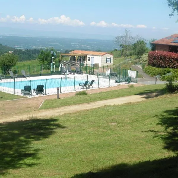 Camping le Montbartoux, hotel in Vollore-Ville