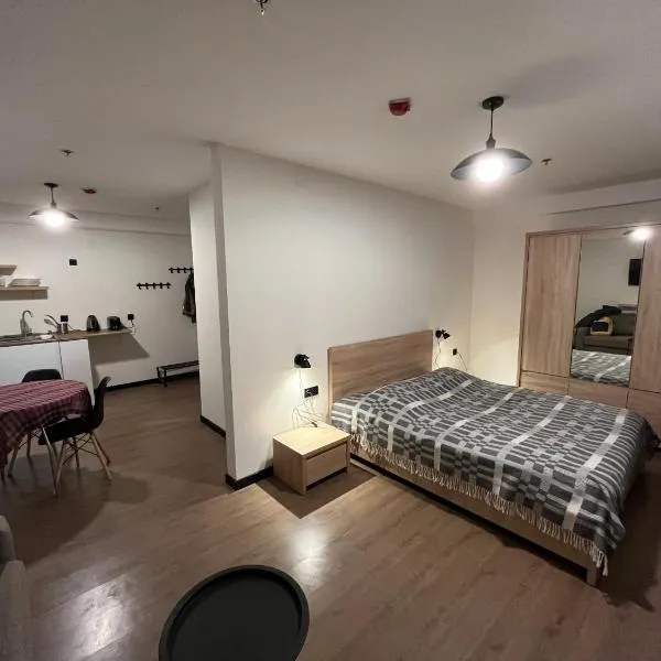 ski retreat apt. with balcony, hotel en Gudauri