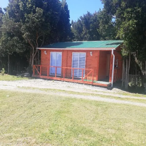 Cabaña entre árboles Carretera Austral, hotel in Puerto Montt