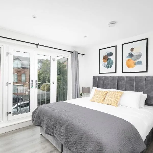 Skyvillion - London Enfield Chase Apartments with Parking & Wifi, hotel en Enfield