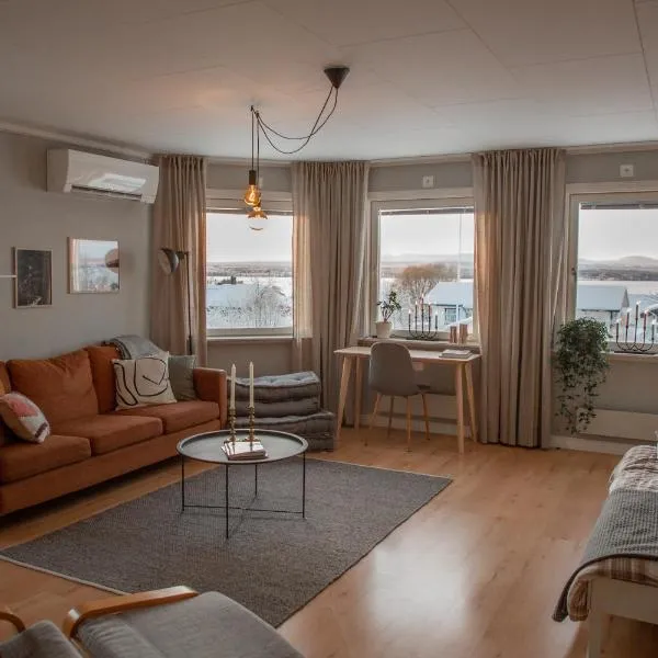Cozy mountain view apartment、Orrvikenのホテル