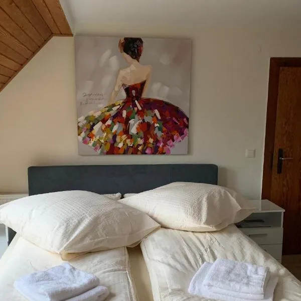 Romantische Ferienwohnung Metzner, hotel in Remptendorf