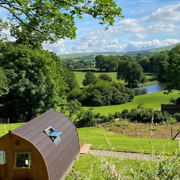 Garden Cottage Glamping Pod, hotel v destinaci Boncath
