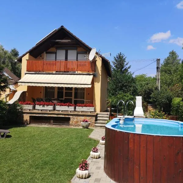 Aranyhal Vendégház, hotel in Sukoró