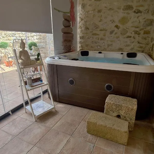 Apartamentos Turísticos El AOVE, hotel a Baeza