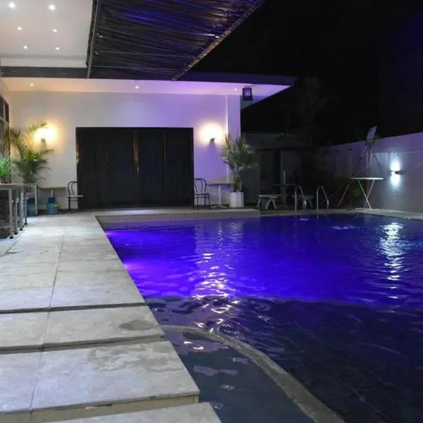 Lovely 2-bedroom hotspring resort, hotel in Calamba