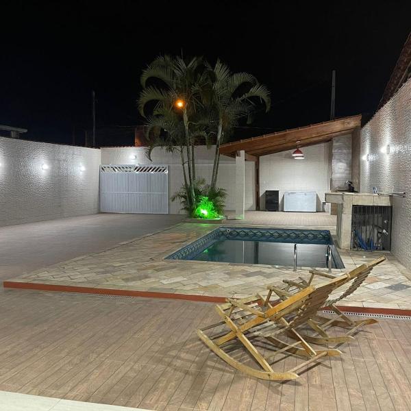 Casa com piscina em Itanhaém