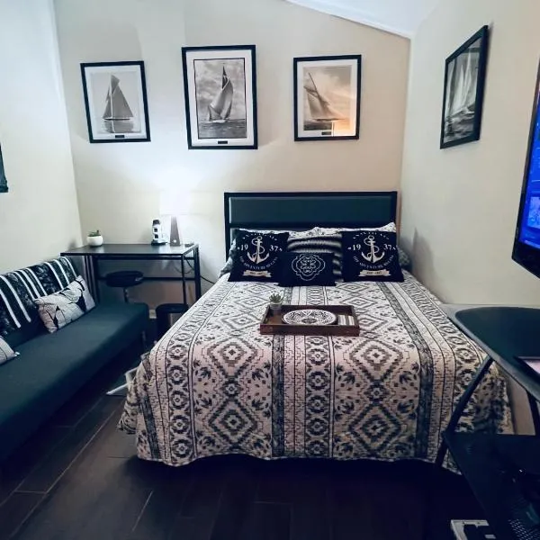 러스킨에 위치한 호텔 Ruskin FL private 2 bdrm 1 bath suite Common areas shared with host