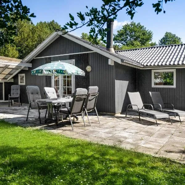 Amazing Home In Humble With Sauna, отель в Хамбле