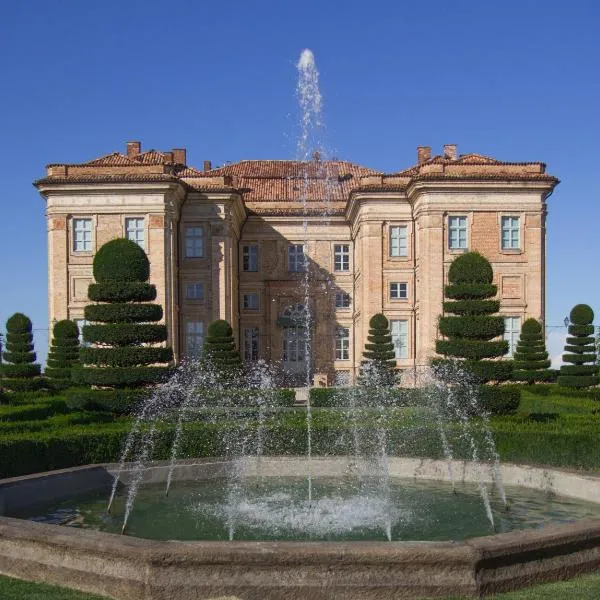 Castello di Guarene, hotel v destinácii Guarene