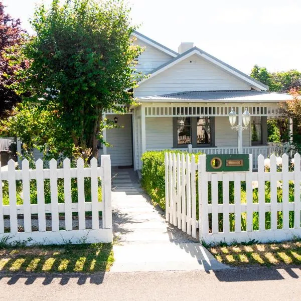 Di Maggio House - Luxury interiors - Free Parking and Wi-Fi, hotel in Hepburn Springs
