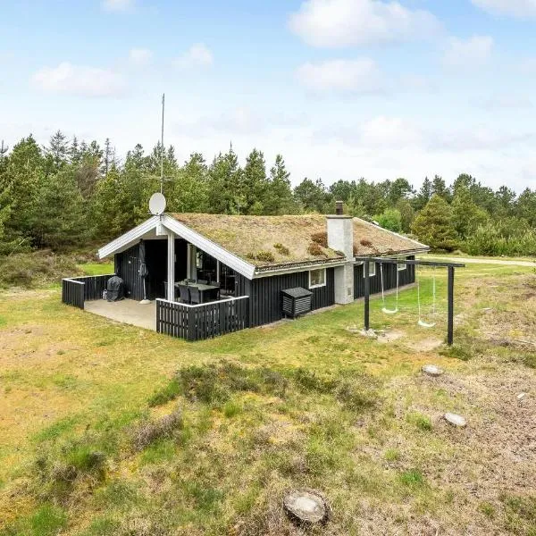 Cozy Home In Rm With Kitchen, hotel in Bolilmark