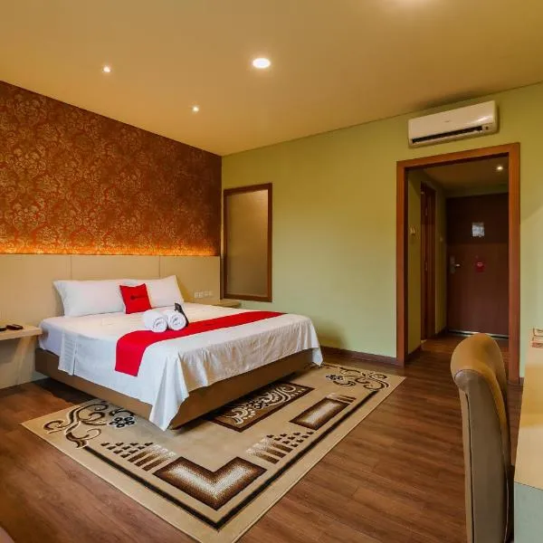 RedDoorz Plus near Dunia Fantasi Ancol, hotel in Jakarta