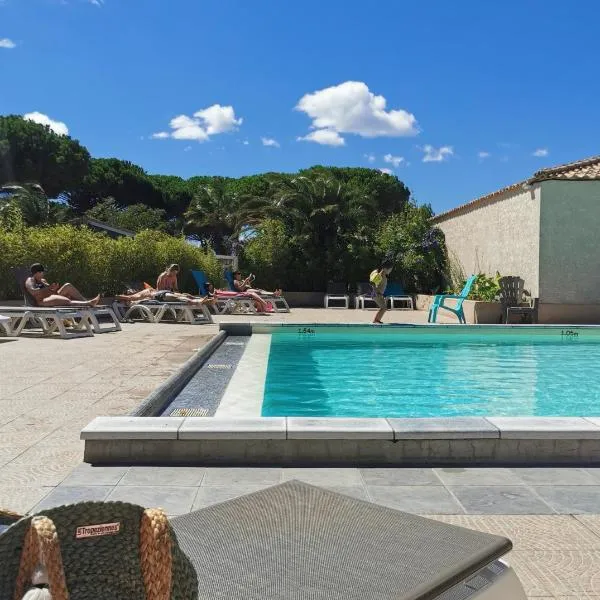 Camping Hameau Des Cannisses, Hotel in Gruissan