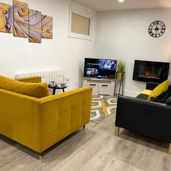 Luxurious 2 Bed Apartment In Heart Of Burnley With Private Parking, hotel in Burnley