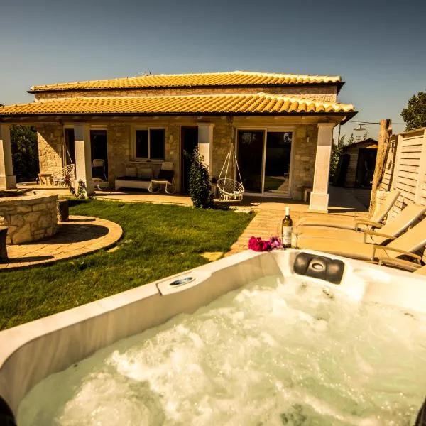 Villa Estia - private jacuzzi next to the beach, отель в городе Айос-Георгиос