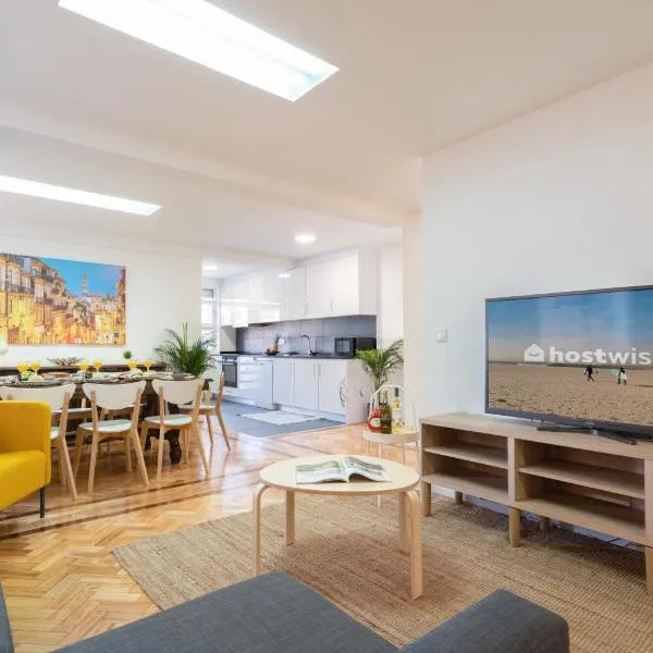 Host Wise - Spacious Fresh Flat w Terrace - Near Sea, hotel v destinaci Espinho