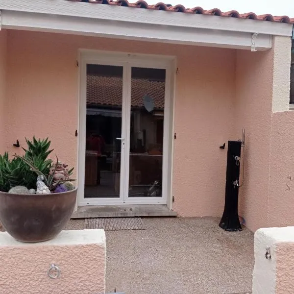 Résidence naturiste Eden 117, ξενοδοχείο σε Leucate