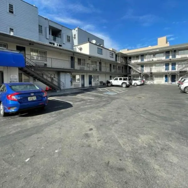 Motel 6 San Francisco CA Lombard Street โรงแรมในทีบูรอน