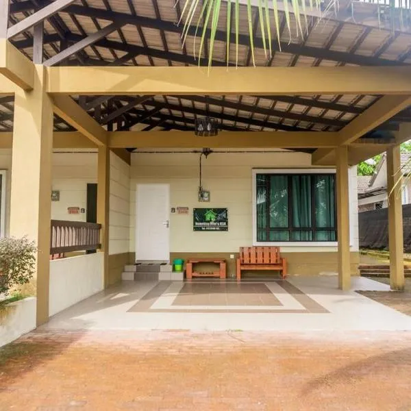 2 Storey Semi-D Homestay Nilai and KLIA, F1 Sepang with Pool, hotel v destinaci Nilai